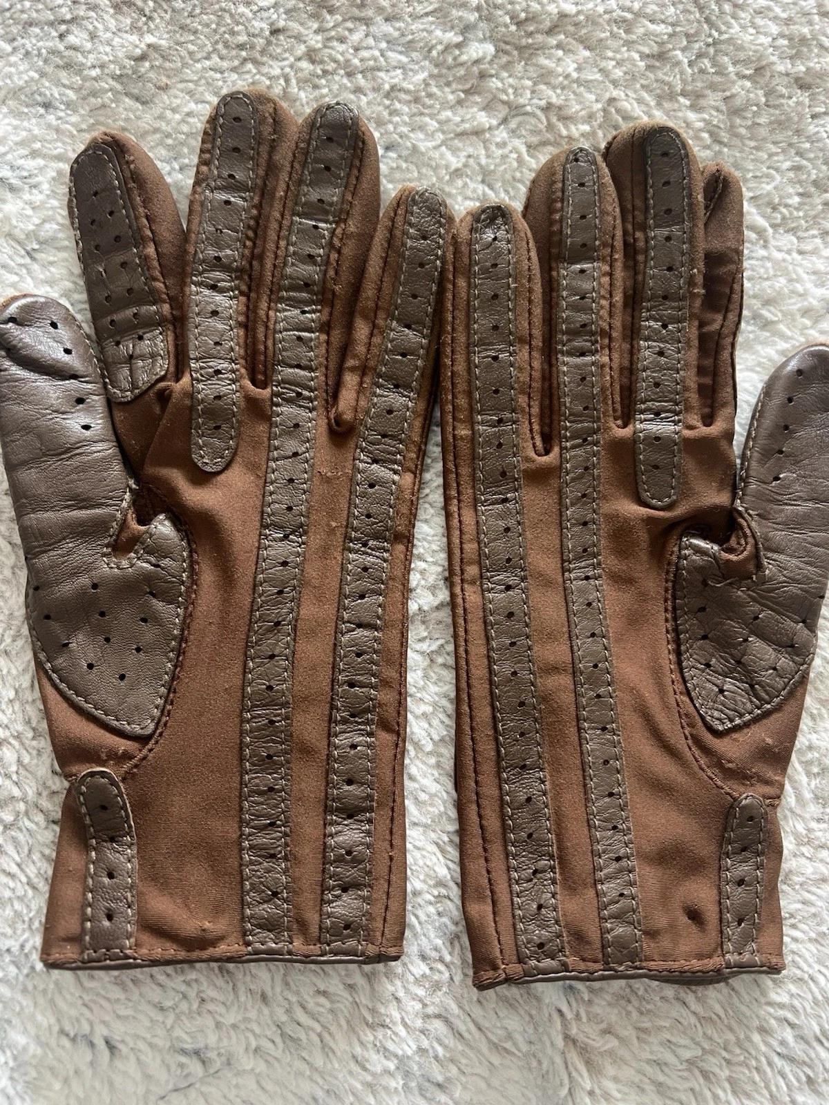 Preowned women Isotoner Gloves Brown leather strips Nylon/Spandex size large