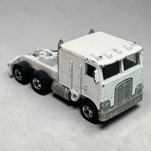 Vintage 1981 Hot Wheels Steering Rigs White Kenworth COE Cabover Semi Truck