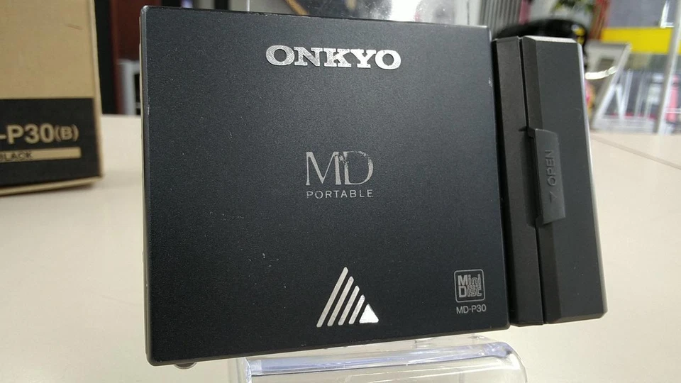Reproductor MD portátil Onkyo MD-P30 usado de Japón Foto 2 de 4