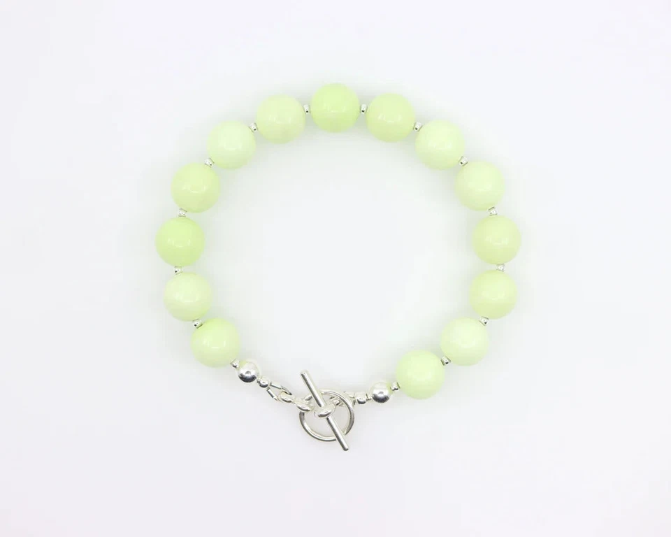 Brazalete grande redondo de 10 mm con cuentas de crisoprasa de limón, cierre de palanca de plata de ley Foto 2 de 4