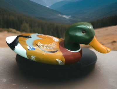 Canard vintage en bois sculpté peint à la main, leurre - France