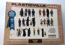 VTG Plasticville Citizen 2809 - 23 people in box with stand