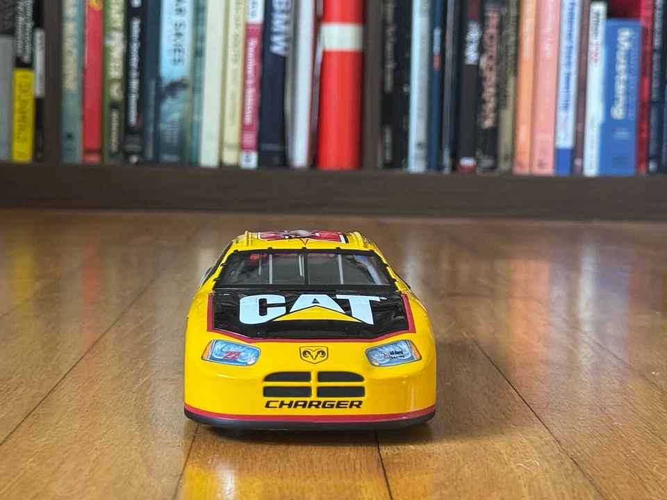 Scott Wimmer #22 2004 Caterpillar Dodge Team Caliber Diecast 1/24 Autographed - Image 2 of 4