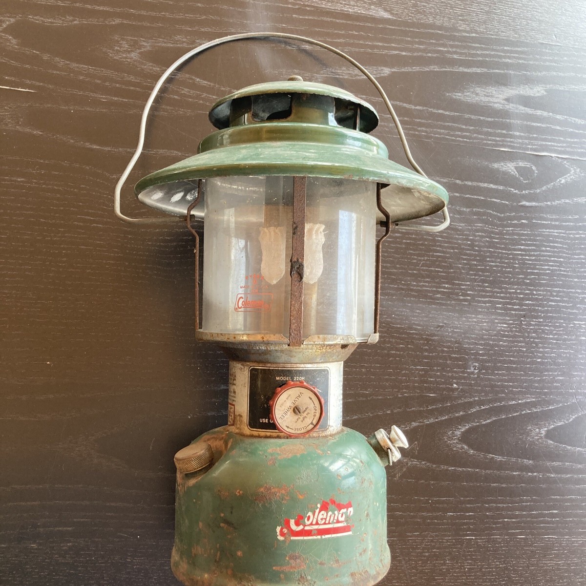 Vintage Coleman Double Mantle Lantern Model 220H Dated 2/74