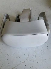 Oculus Quest Standalone All-in-One VR Headset Only KW49CM