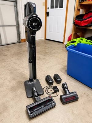 LG CordZero A9 Cordless Stick Vacuum Cleaner With 2 batteries And Charging Dock