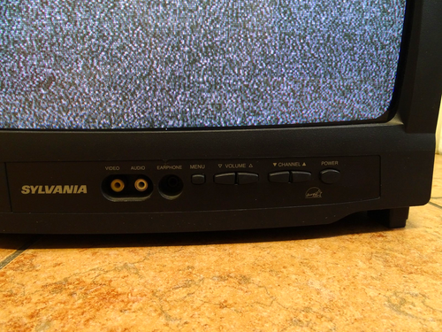 13" Sylvania TV Model SST4132 AC 120V 60Hz 53w / FedEx Free Shipping - Picture 4 of 15