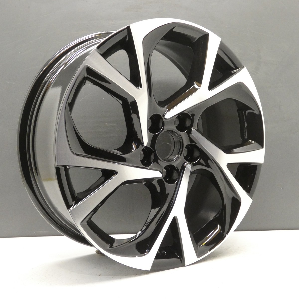 TOYOTA CH-R DYNAMIC 18