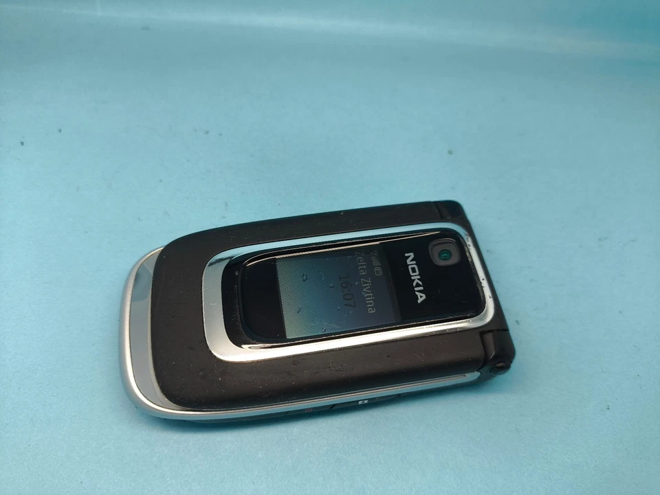 Nokia 6131 Unlocked Mobile Flip Phone - Image 2 of 4