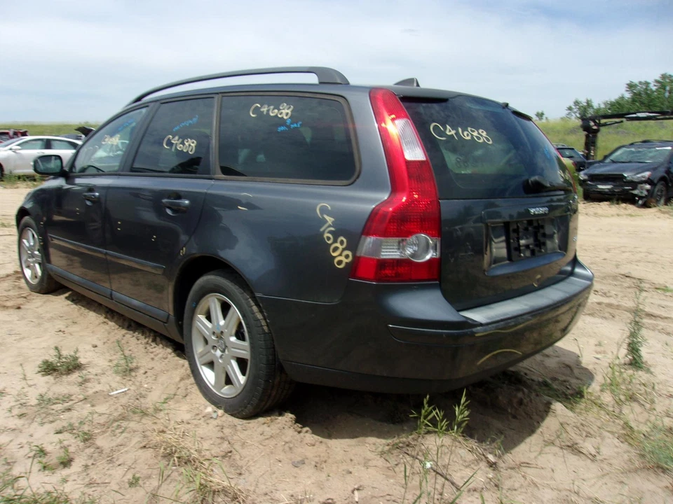 Conjunto de filtro de aire usado se adapta a: Volvo serie 50 2007 5 cilindros sin turbo Foto 3 de 4