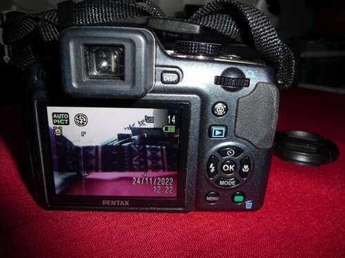 Pentax X90 Digital Camera, used and working IN VERY GOOD CONDITION - Picture 6 of 12