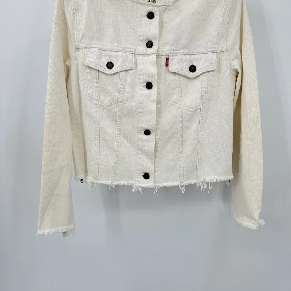 CHAQUETA CAMIONERO LEVIS ALTERADA Detalle Cremallera Bordes Deshilachados Marfil Reimaginado S Foto 3 de 4