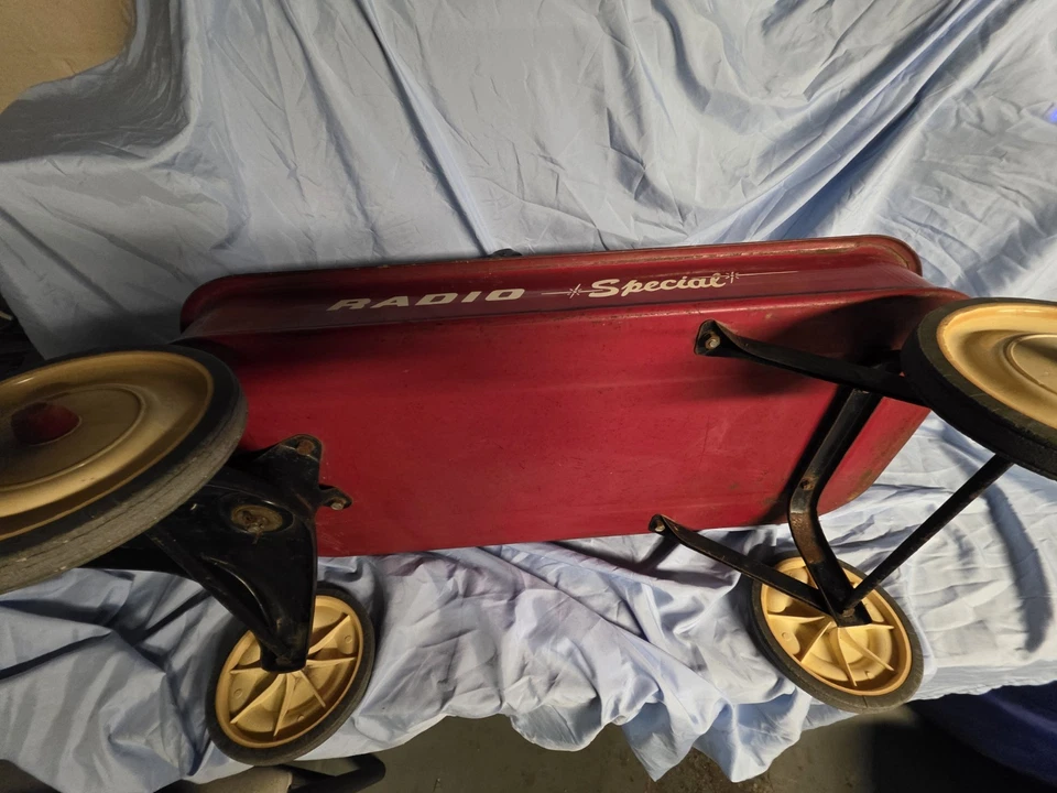 Radio Especial (Carro Rojo) Vintage Años 70 - Radio Modelo 9 Foto 4 de 4