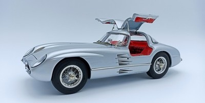 CMC M-076 1/18 Mercedes-Benz 300 SLR Coupe 1955 Silver / Red