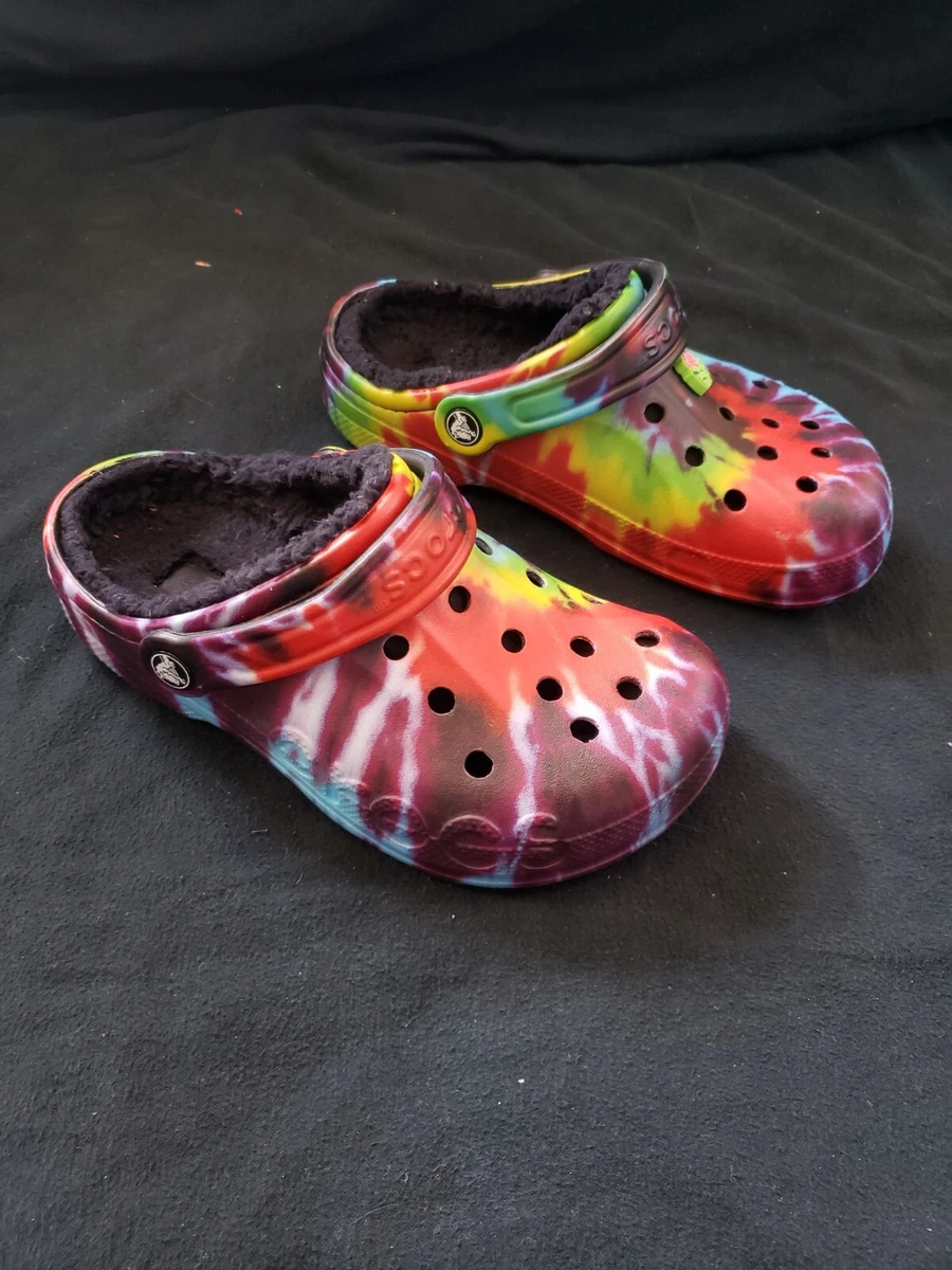 Crocs classic lined graphic deals clog