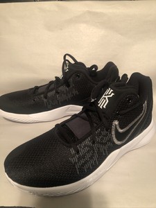 kyrie flytrap size 9