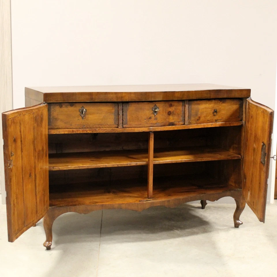 Buffet d'époque Louis XV - en noyer - Italie 18ème siècle - Photo 2/4