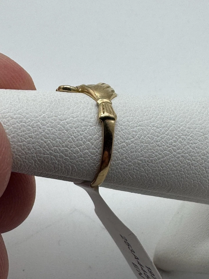 Vintage 10k Yellow Gold Irish Claddagh Ring - Image 3 of 3