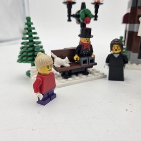 LEGO 10199 Winter Village Toy Shop Almost Complete W/ Manual No Box *READ DESCR*