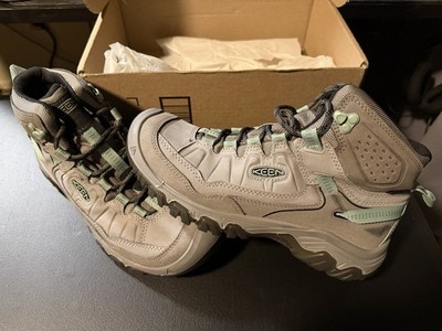 KEEN Women's Targhee 4 Mid WP Hiking Boots Size 9.5