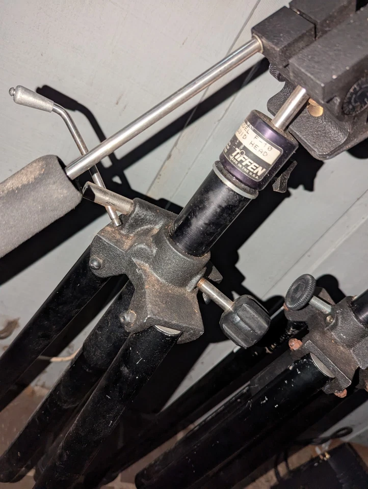 Lot Of 2 - Davis & Sanford Tripods With 1 Model D/F-10 Fluid Action Head - Image 2 of 4