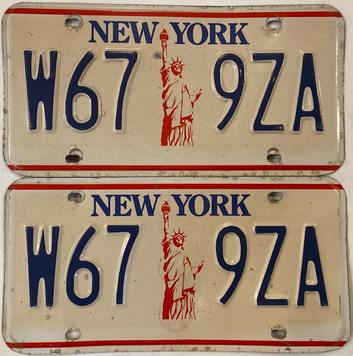 Pair New York STATUE LIBERTY license plate W67 9ZA Manhattan City