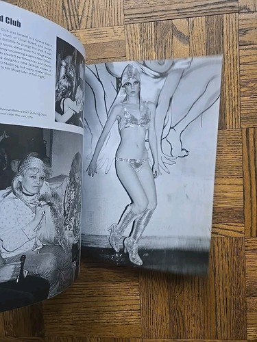 New York in the 70s - Paperback By Tannenbaum, Allan - NYC 1970's Like New - Foto 12 di 17