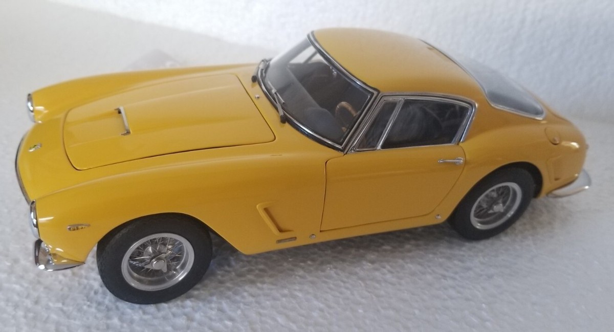 1/18 CMC Ferrari 250 GT Berlinetta passo corto (SWB) YELLOW
