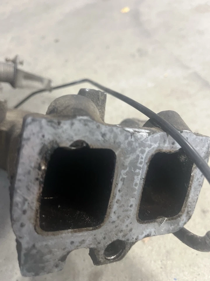 Jeep Wrangler YJ 1991-1995 2.5 4-Cyl Intake Manifold Throttle Body OEM - Image 4 of 4