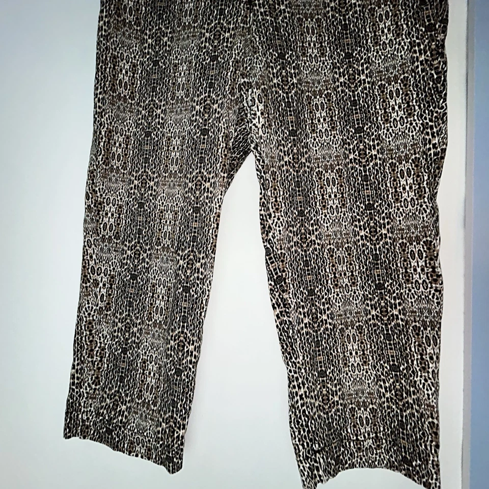 Pantalones capri ceñidos al cuerpo con estampado animal talla 14 Tanjay para mujer Foto 3 de 4