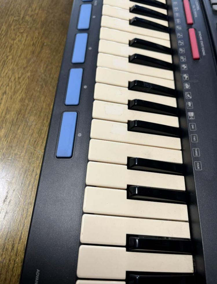 Yamaha PSS-790 Midi digital piano keyboard synthesizer