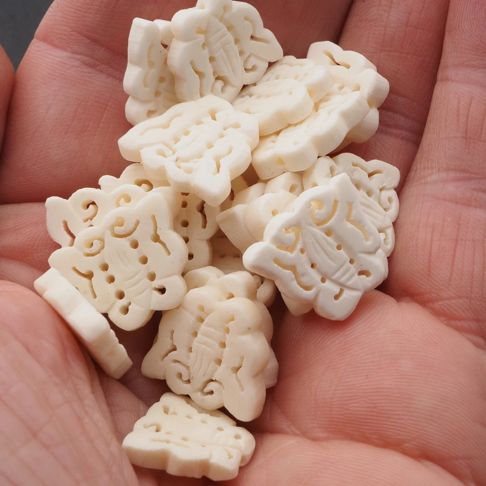 Checo Vintage Tallado Crema Galalita Mariposa Polilla Cuentas Foto 4 de 4