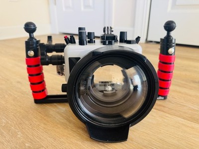 NWT Ikelite Underwater Camera Housing Package for Olympus OMD EM10 III & IV