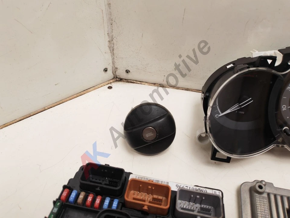 CITROEN C3 MK2 09-13 Lockset ECU Transponder and Speedo Cluster 1.6 Diesel - Image 3 of 4