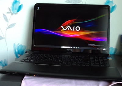 Laptop Sony 17,3 zoll Full-HD *Intel Core   i7 *AMD-Grafik *500gb~SSD*Windows-11