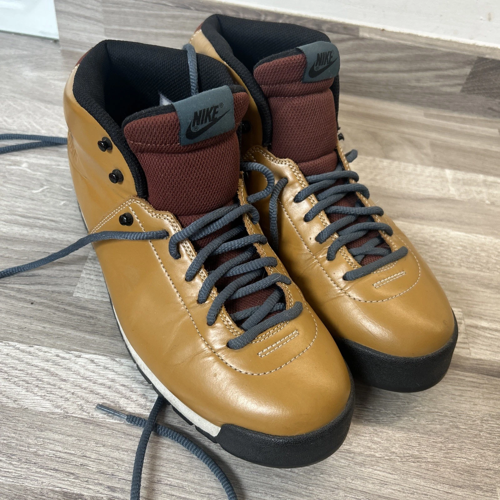 Nike Air Magma ND Oxen Brown Hiking boots, Size 10, Mens, J487
Opens in a new window or tab