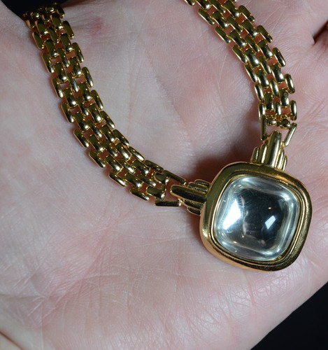 VINTAGE 16" TRIFARI WEAVE CLEAR GLASS PENDANT GOLD TONE  NECKLACE - Picture 9 of 10