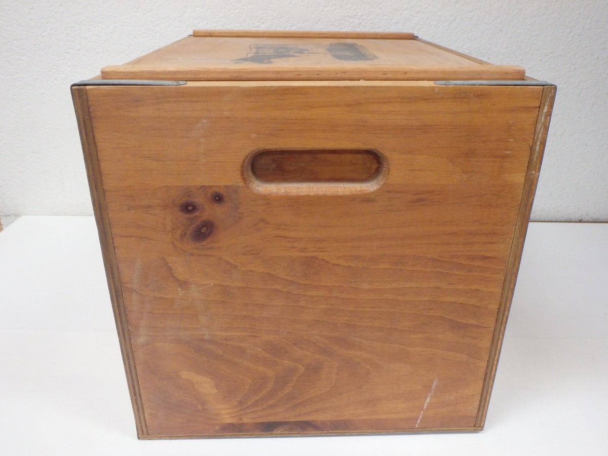 Vintage Editions HERSHEY'S Milk Chocolate Kisses Retro Wood Box