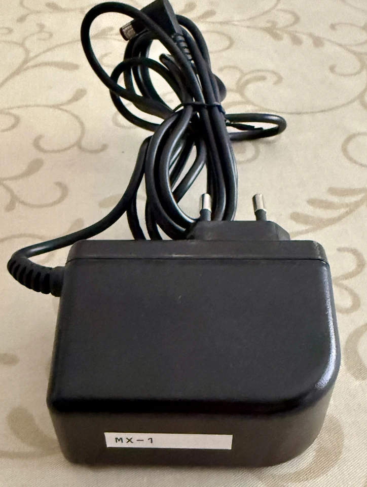 Roland MX-1 Mix Performer W/Stand - Bild 4 von 4