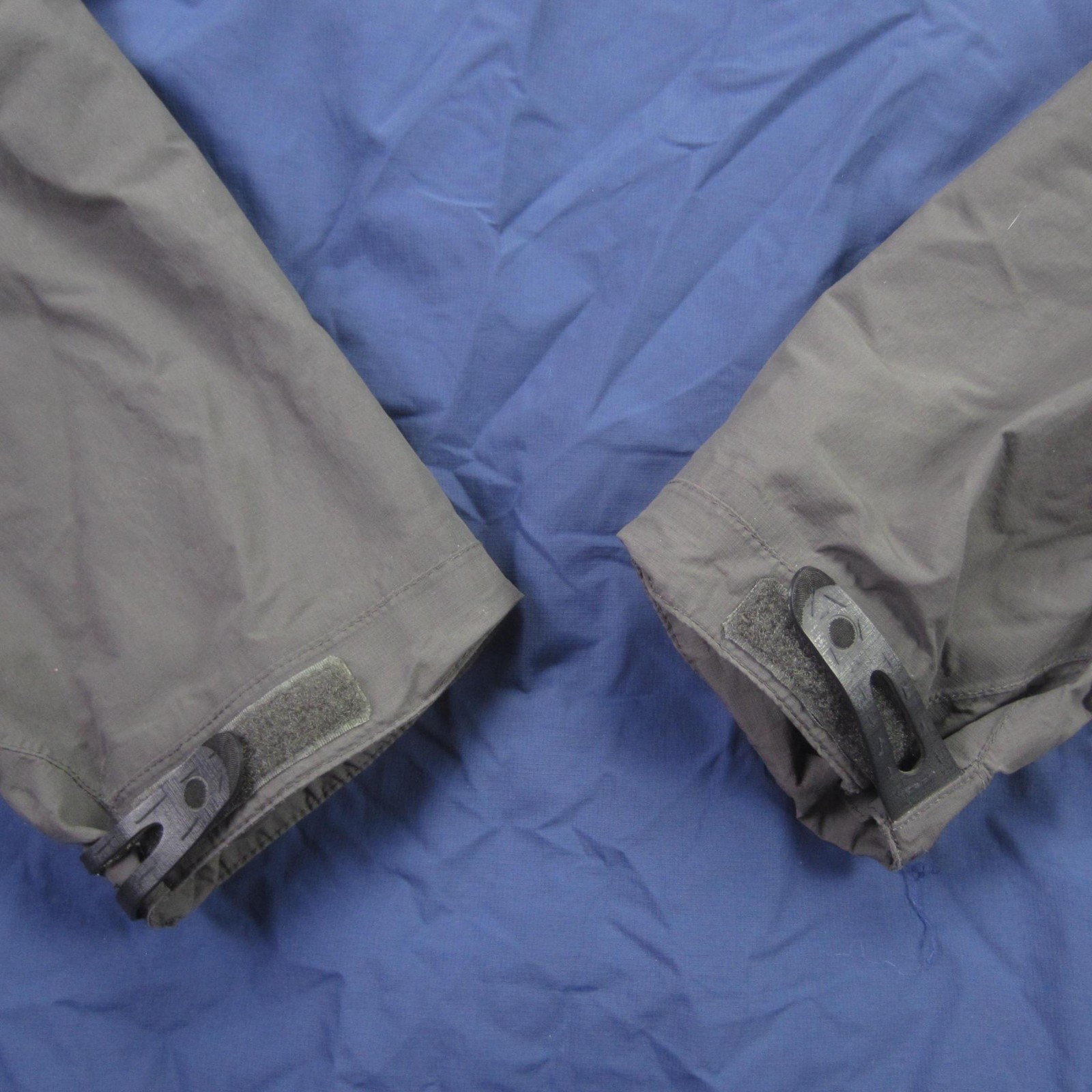 Cabelas Jacket Mens XL Tall Blue Dry-Plus Waterproof Hooded Spectrum Shell