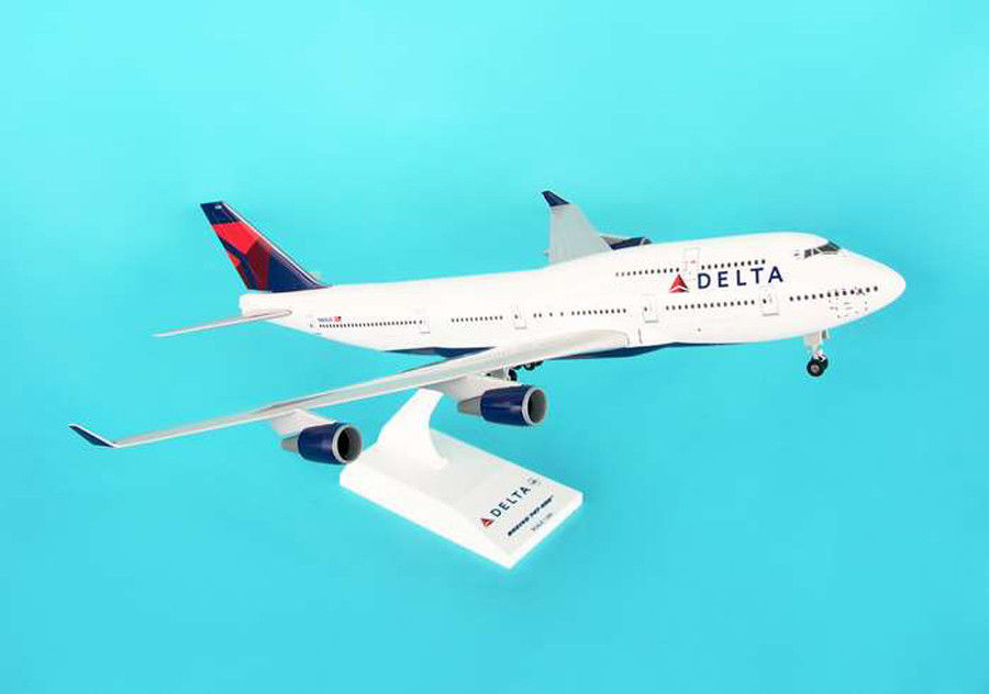 1/200 SKYMARKS DELTA AIRLINES BOEING B747-400 W/GEAR