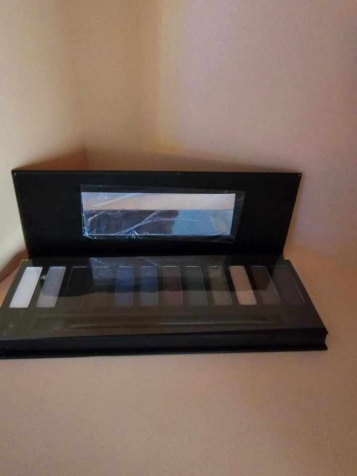 Lidschatten Palette Smoky Originalverpackt unbenutzt inkl. Pinsel