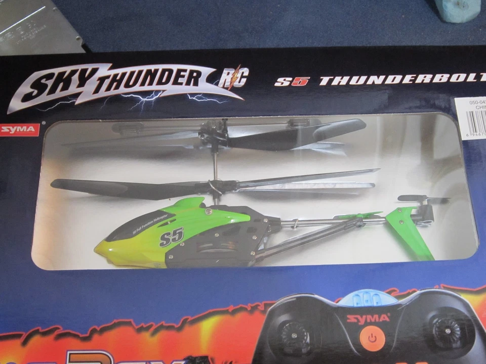 SYMA Sky Thunder RC Thunder Boltt S5 Indoor Helicopter Grn/yellow/black w/light - Image 3 of 4