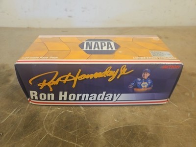 Action Ron Hornaday #16 Napa Gold 1997 Chevy Race Truck 1:24 NOS