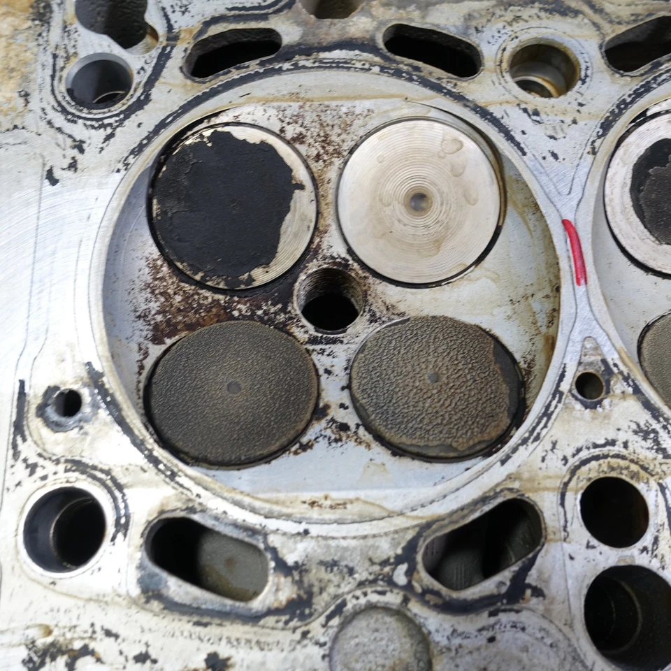 BMW M52TU M54 1999-2006 1999-2006 2,5 L 3,0 L 6 cilindros culata dañada con válvulas OEM Foto 4 de 4