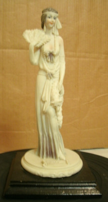 Vintage 1985 Arnart Belcari Dear Studio Lady with Fan & Fox Stola Figur
