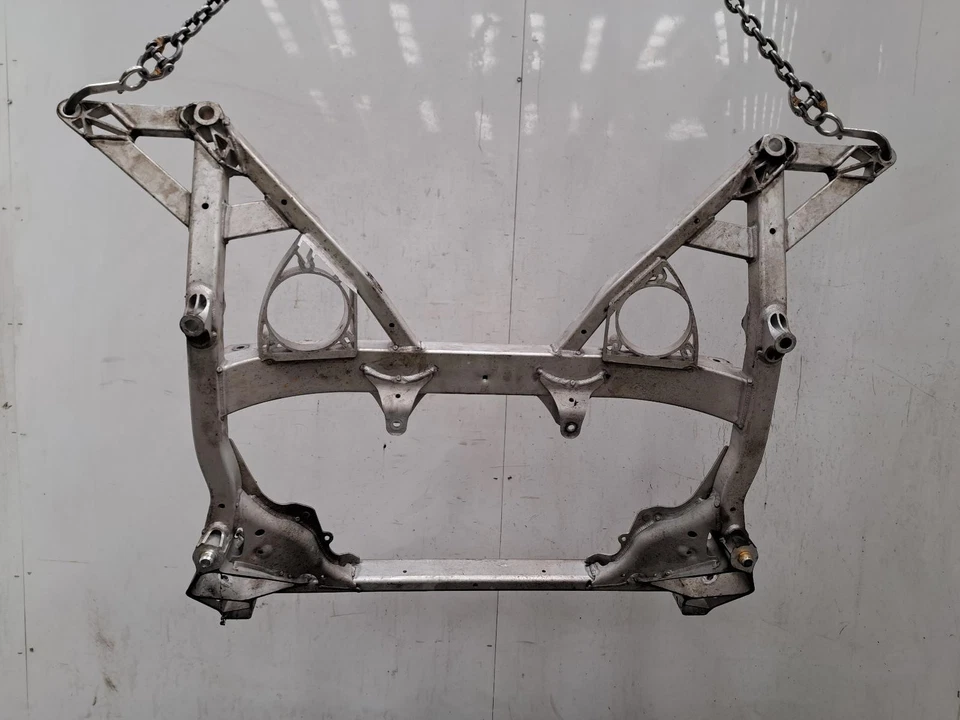 2017 BMW 3 SERIES F80 Front Subframe + Lower Arms + hubs + struts - Image 4 of 4