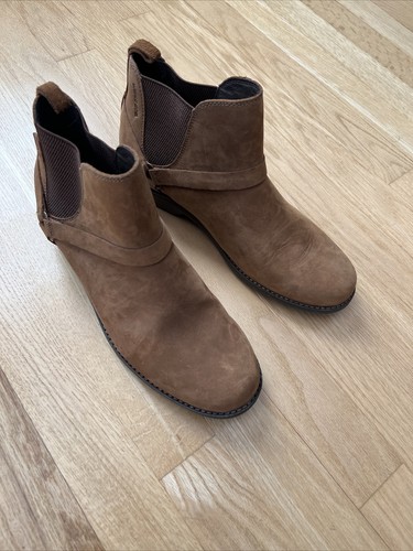 teva casual boots