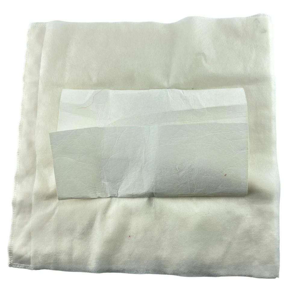 Funda de almohada Llama bordada frontal tela Minky Rosebud 16,5 x 16,5 pulgadas Foto 3 de 4