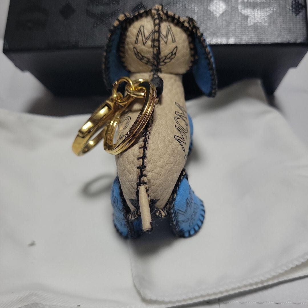MCM Dog White/Blue Bag Charm Key Ring Keychain w/ Box FedEx